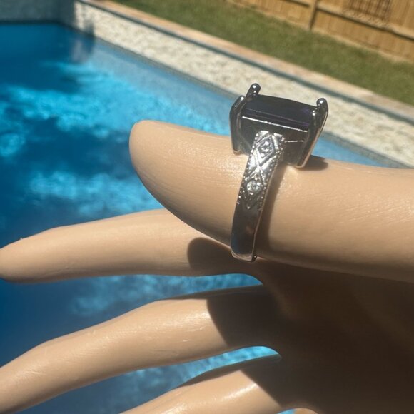 Vintage-Inspired Sterling Silver Ring With Amethyst Gemstone & Intricate Band 7 - Picture 9 of 10